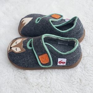 See Kai Run House Shoes/Slippers - Gray and Green Size 6